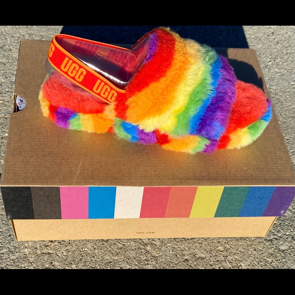 NEW SIZE 5 UGG FLUFF YEAH X Woman/Big Girls  PRIDE X RAINBOW 🌈 NO BOX Run Big